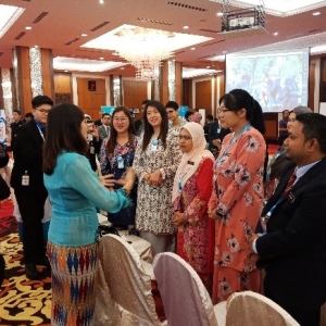 teachers-with-he-deputy-minister-of-education